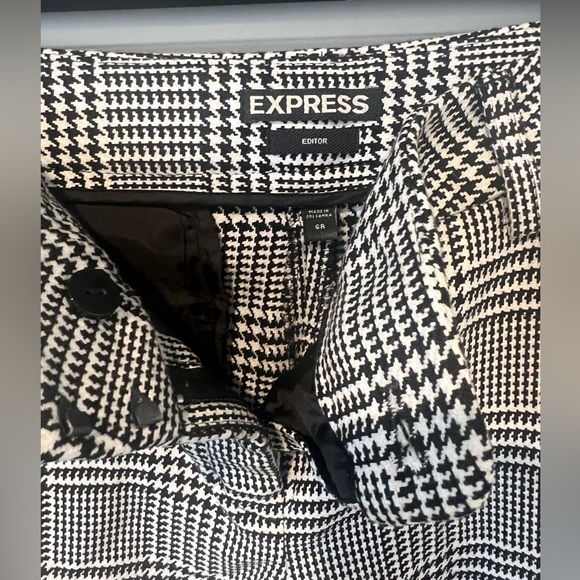 Express pants size 6r Back pockets. Worn maybe twice,perfect condition - Picture 2 of 3